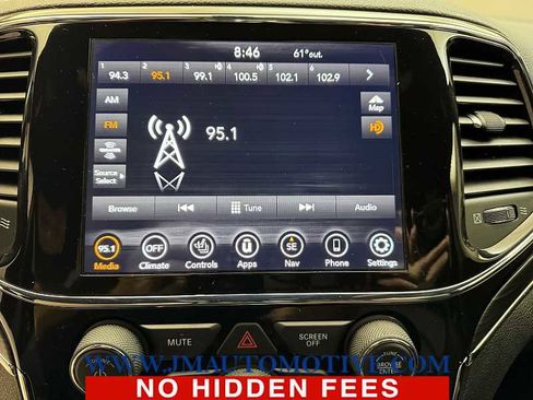 Used 2022 Jeep Grand Cherokee Limited w/ Tech Group AWD/4WD image 23