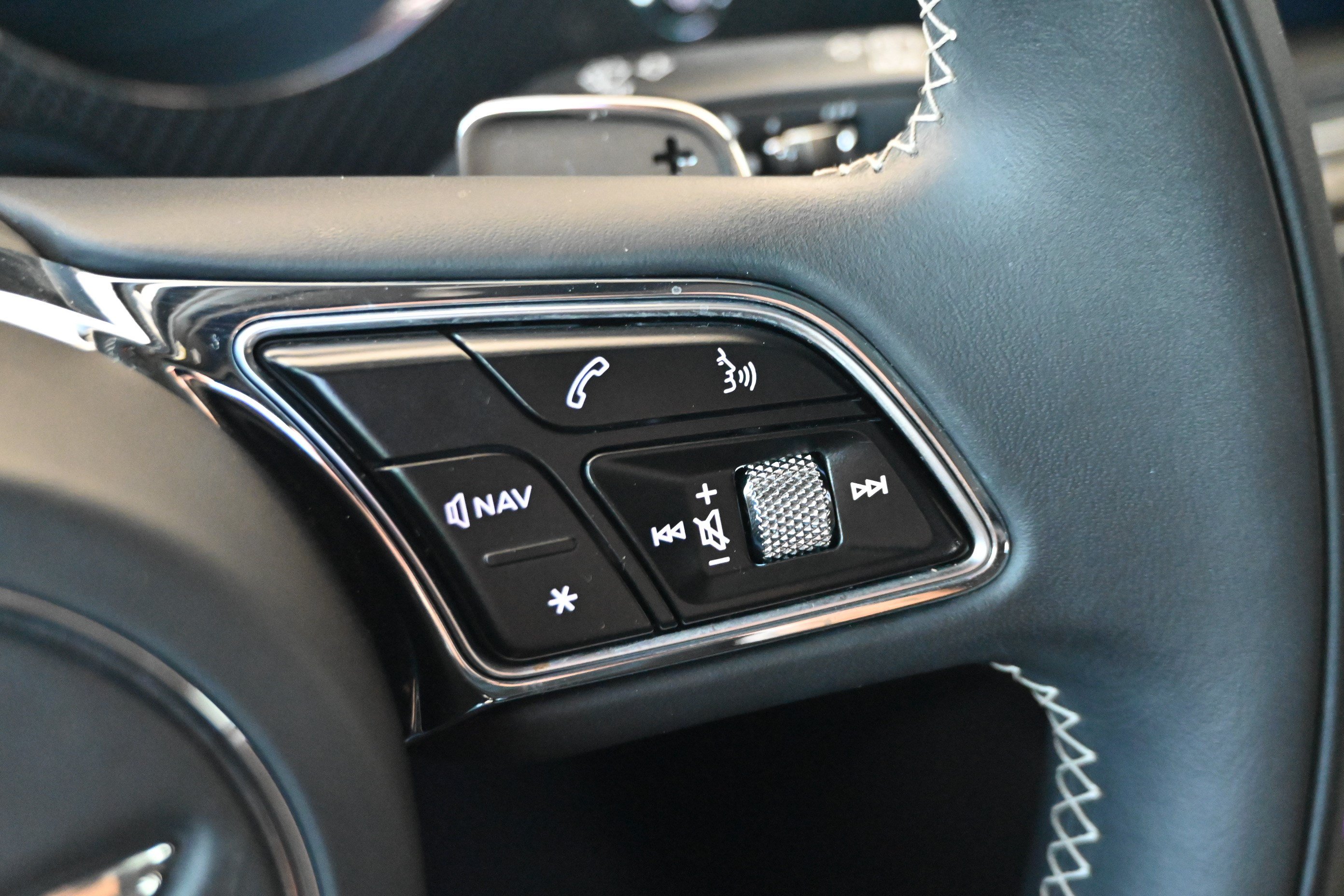 Used 2021 Bentley Bentayga AWD/4WD image 31