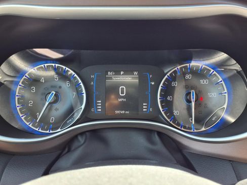 Used 2023 Chrysler Voyager LX FWD image 15