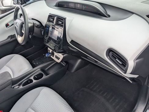 Used 2018 Toyota Prius One image 19