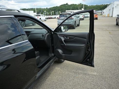 Used 2020 Nissan Rogue SV AWD/4WD image 42