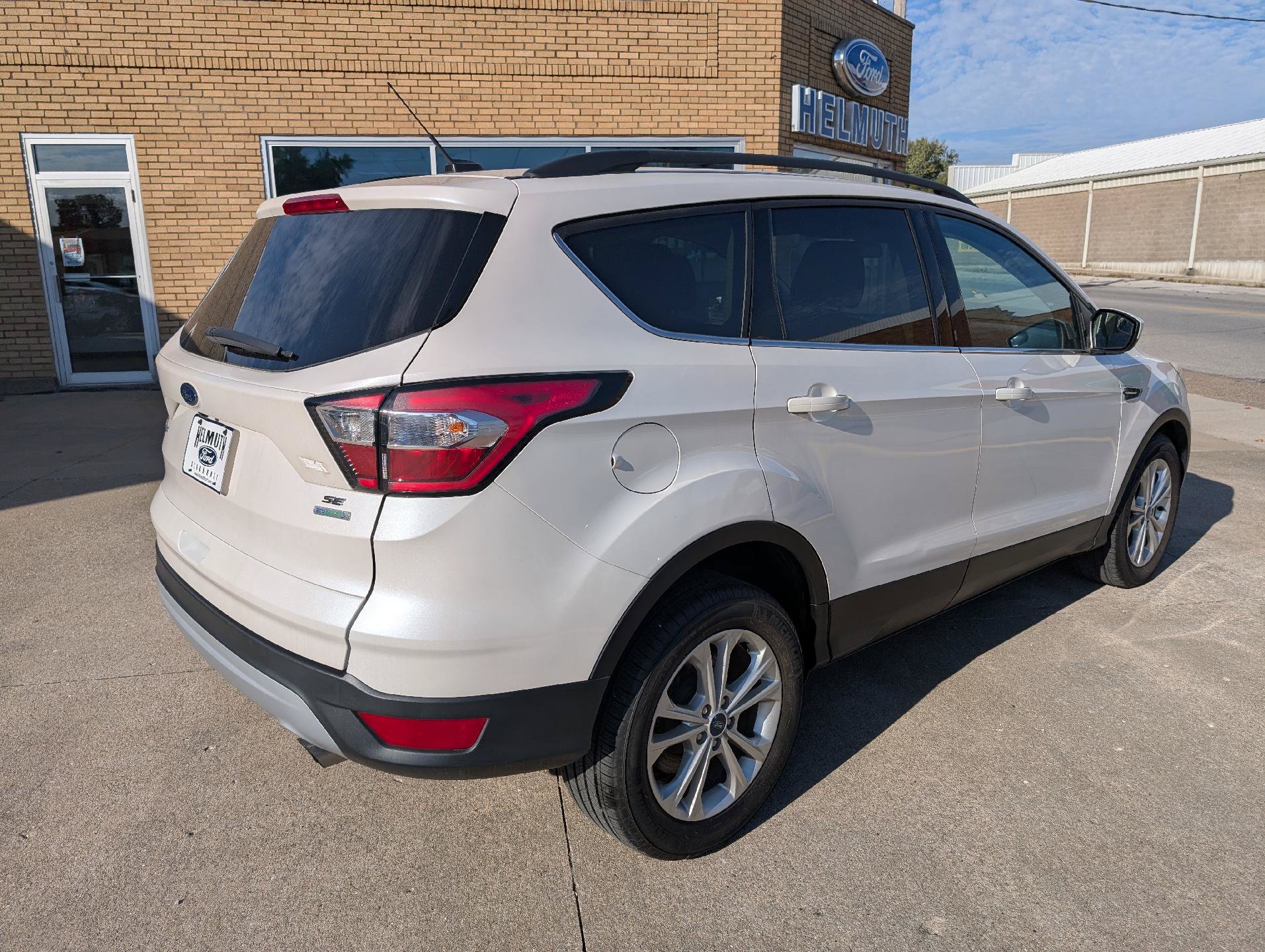 Used 2017 Ford Escape SE FWD image 6