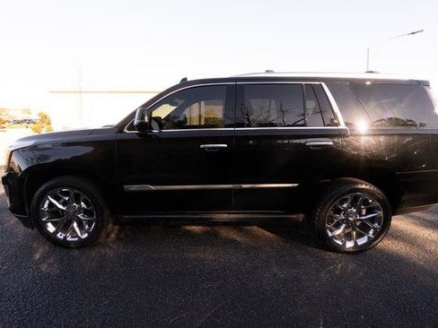 Used 2020 Cadillac Escalade Platinum image 6