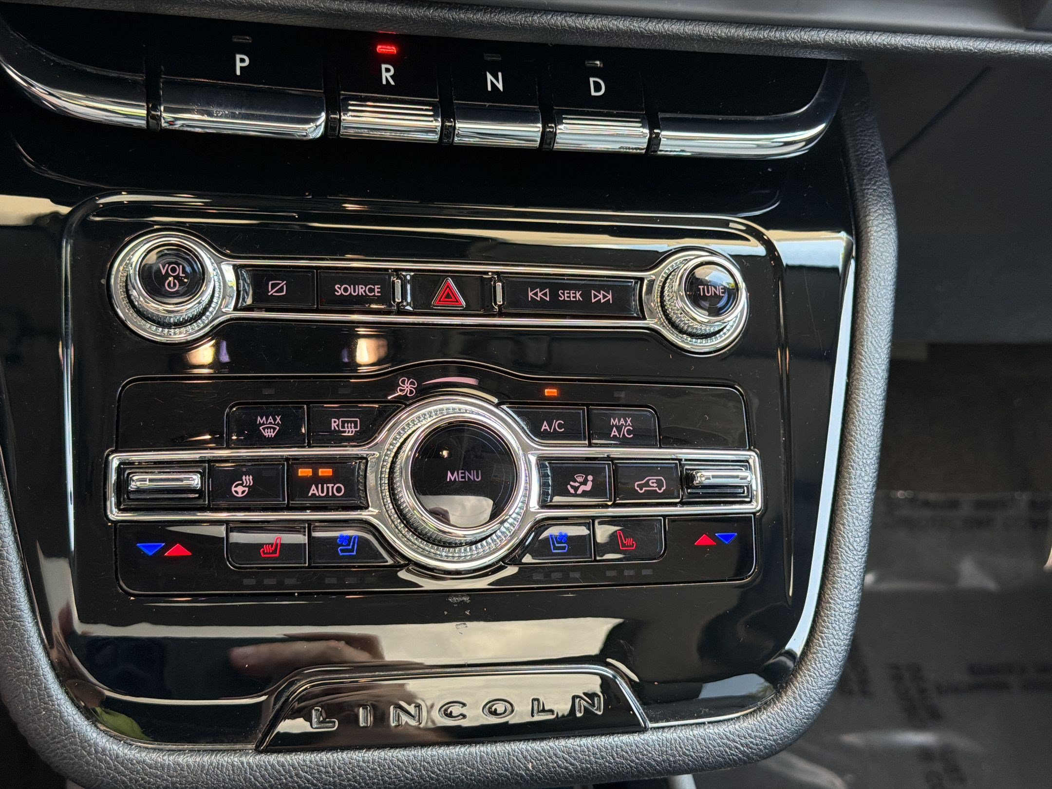Used 2022 Lincoln Corsair AWD w/ Premium Package image 18