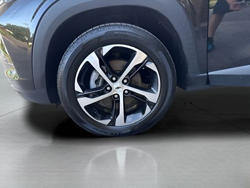 Used 2024 Chevrolet Trax RS w/ Sunroof Package FWD image 4