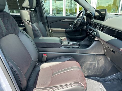 Used 2026 Honda Pilot Black Edition image 19