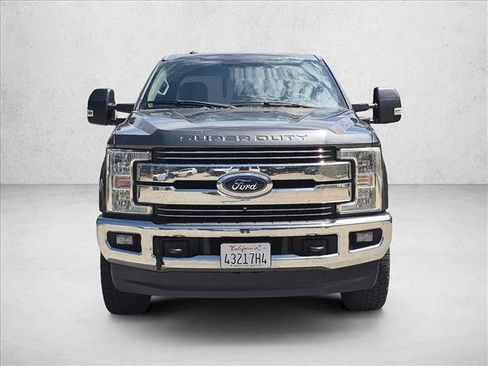 Used 2017 Ford F250 Lariat w/ Lariat Value Package AWD/4WD image 2