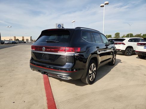 Used 2024 Volkswagen Atlas SE FWD image 5