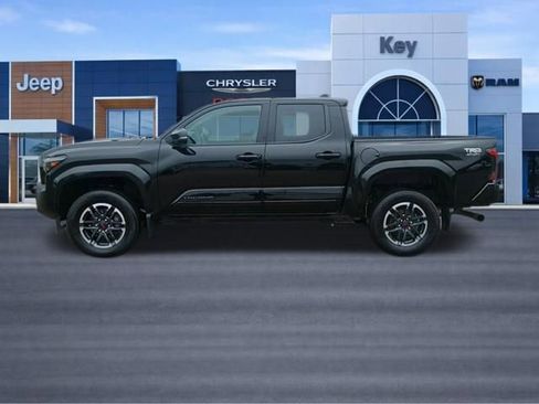 Used 2025 Toyota Tacoma TRD Sport w/ TRD Sport Upgrade Package AWD/4WD image 2