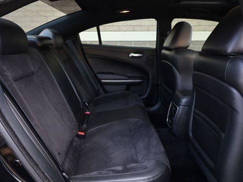 Used 2019 Dodge Charger Scat Pack w/ Plus Group RWD image 24