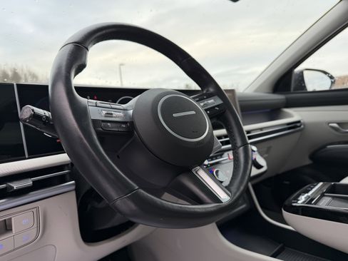 Used 2025 Hyundai Tucson Limited image 18