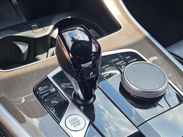 Used 2022 BMW X5 sDrive40i w/ M Sport Package RWD image 11
