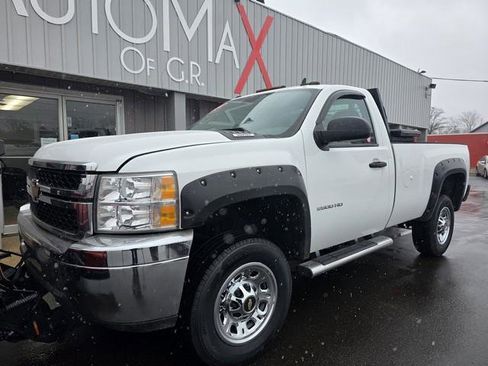 Used 2014 Chevrolet Silverado 2500 W/T w/ Snow Plow Prep Package image 2