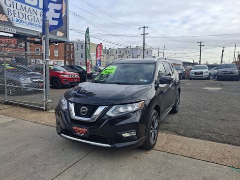 Used 2018 Nissan Rogue SL w/ Premium Package image 3