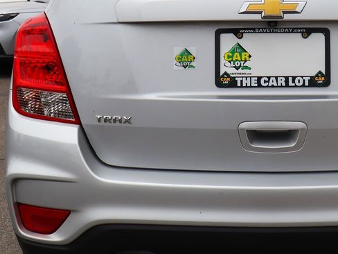 Used 2020 Chevrolet Trax LS FWD image 19