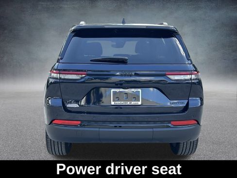 Certified 2024 Jeep Grand Cherokee Limited w/ Black Appearance Package image 8