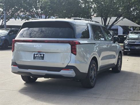 New 2026 Kia Carnival EX image 4