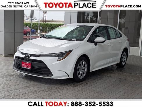 Used 2023 Toyota Corolla LE image 1