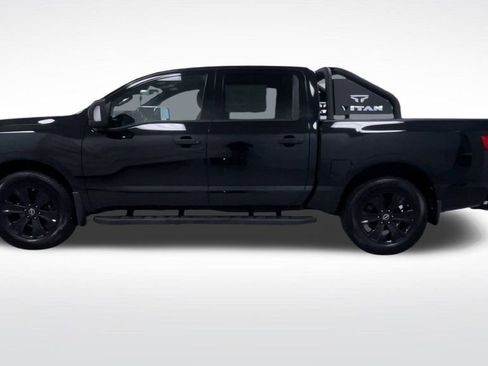Used 2023 Nissan Titan SV w/ SV Convenience Package image 18