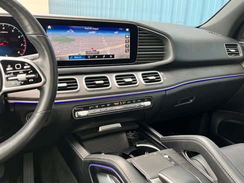 Used 2023 Mercedes-Benz GLE 350 4MATIC w/ Premium Package image 13