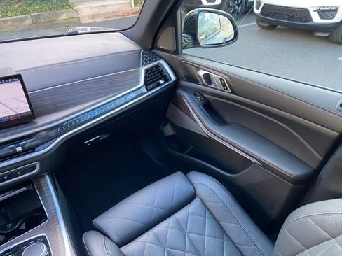 Used 2024 BMW X5 xDrive40i w/ M Sport Package image 36