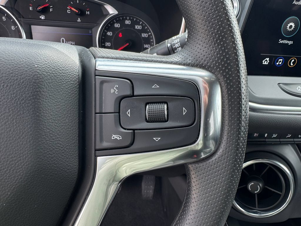 Used 2025 Chevrolet Blazer LT AWD/4WD image 17