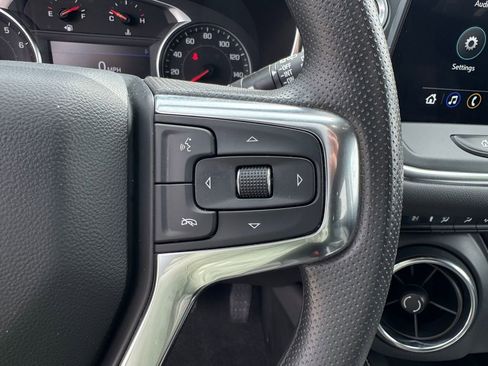Used 2025 Chevrolet Blazer LT AWD/4WD image 17