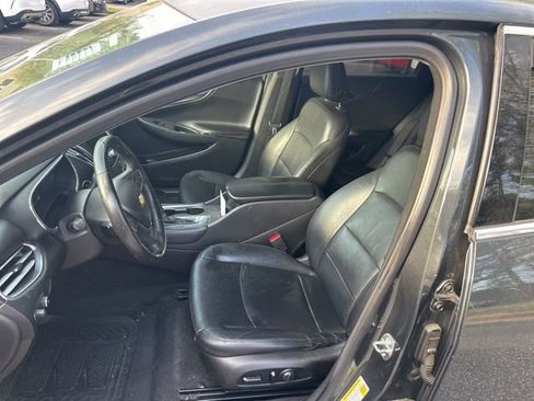 Used 2017 Chevrolet Malibu LT w/ Leather Package image 13