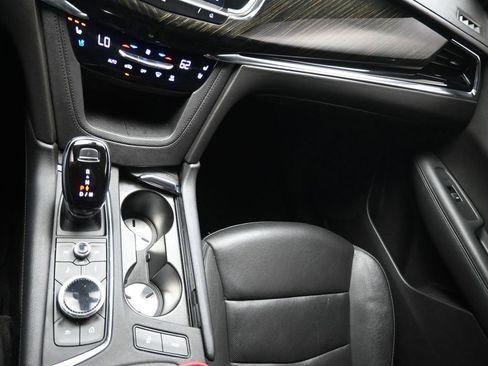 Used 2020 Cadillac XT6 Premium Luxury AWD/4WD image 8