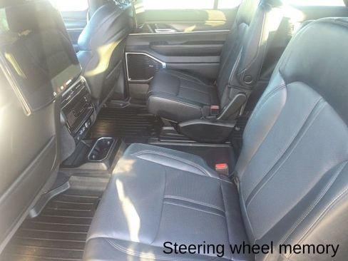 Used 2023 Jeep Wagoneer Series III w/ Convenience Group I image 25