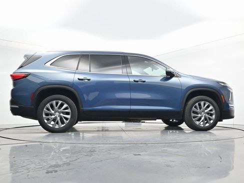 Used 2025 Buick Enclave Preferred image 31