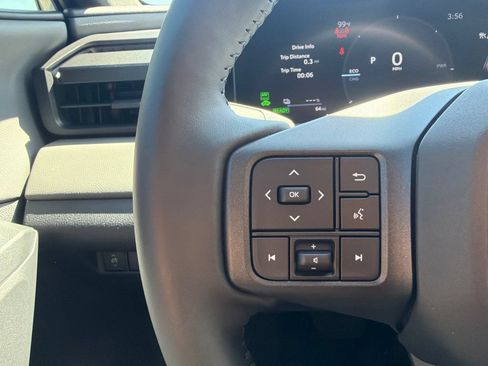 Used 2026 Toyota RAV4 SE w/ Convenience Package AWD/4WD image 29