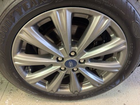 Used 2018 Ford Escape Titanium AWD/4WD image 38