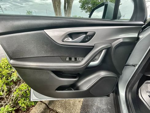 Used 2025 Chevrolet Blazer LT FWD image 22