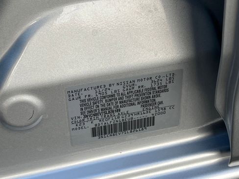 Used 2025 Nissan Versa SV FWD image 27