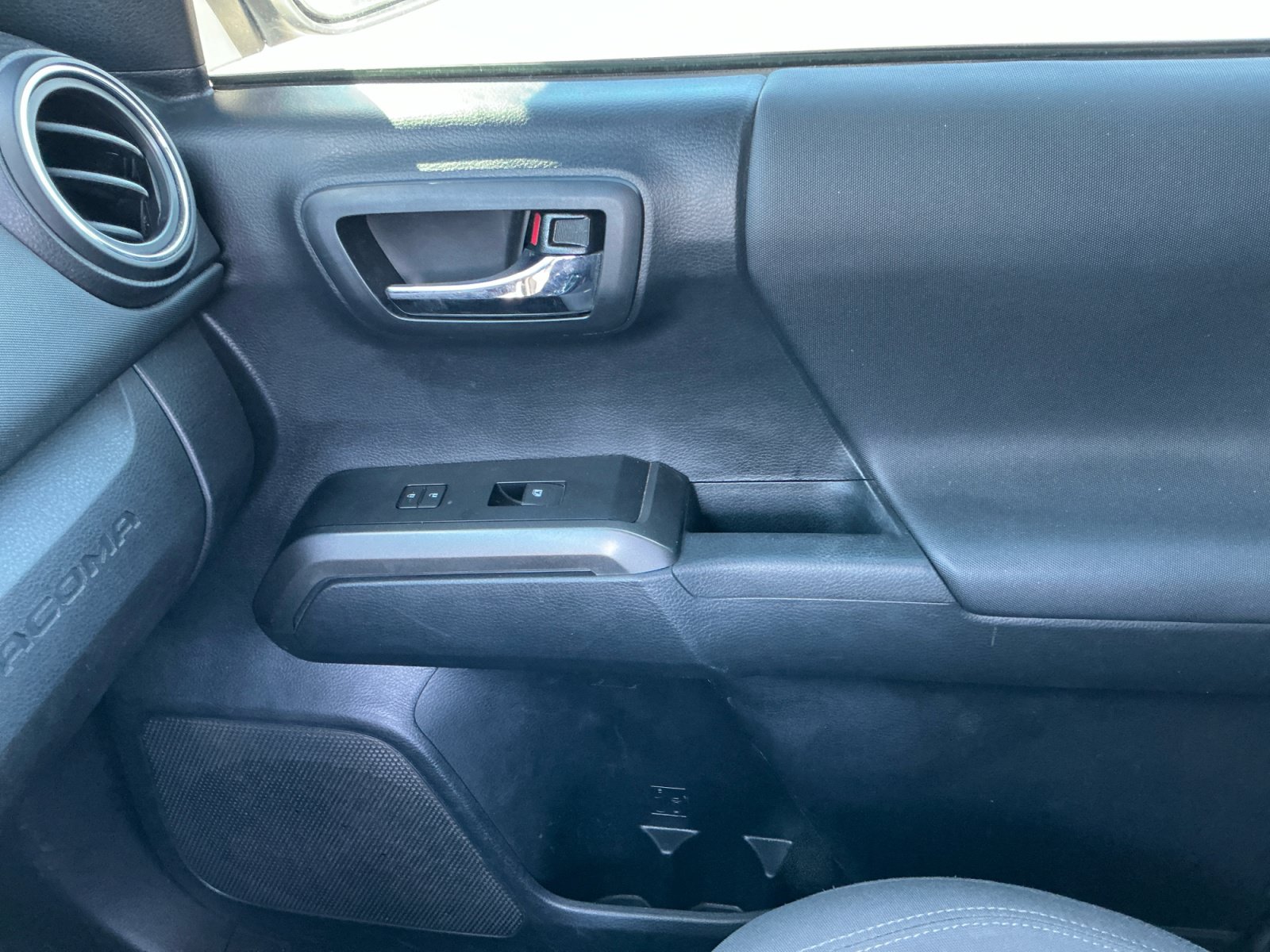 Certified 2019 Toyota Tacoma TRD Sport AWD/4WD image 16