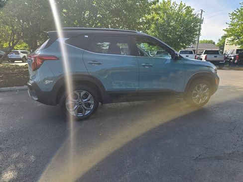 Used 2024 Kia Seltos S AWD/4WD image 8