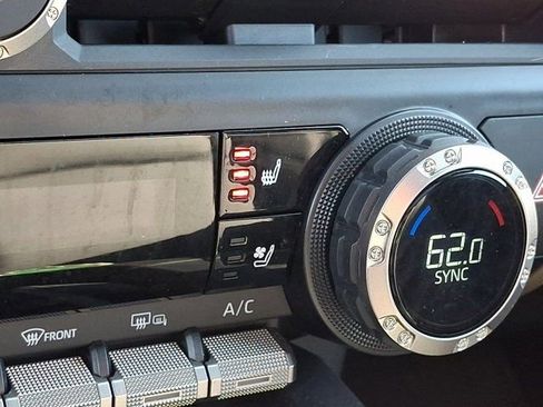 Used 2025 Toyota Tacoma TRD Off-Road w/ TRD Off Road Premium Package image 29