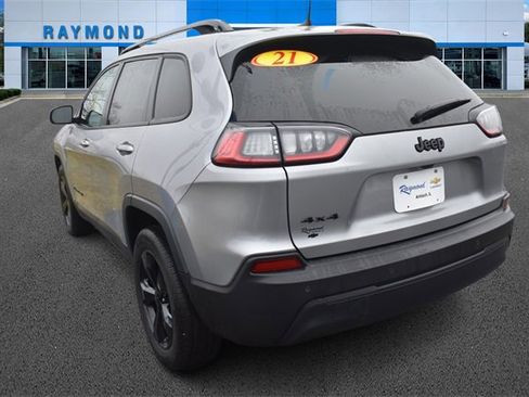 Used 2021 Jeep Cherokee Latitude Plus image 5