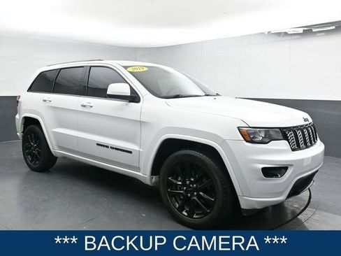 Used 2019 Jeep Grand Cherokee Altitude image 3