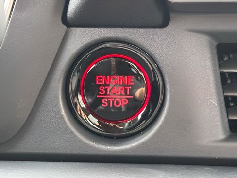 New 2025 Honda Pilot Touring image 27