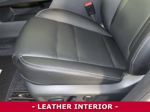 Certified 2025 Nissan Rogue SL image 7