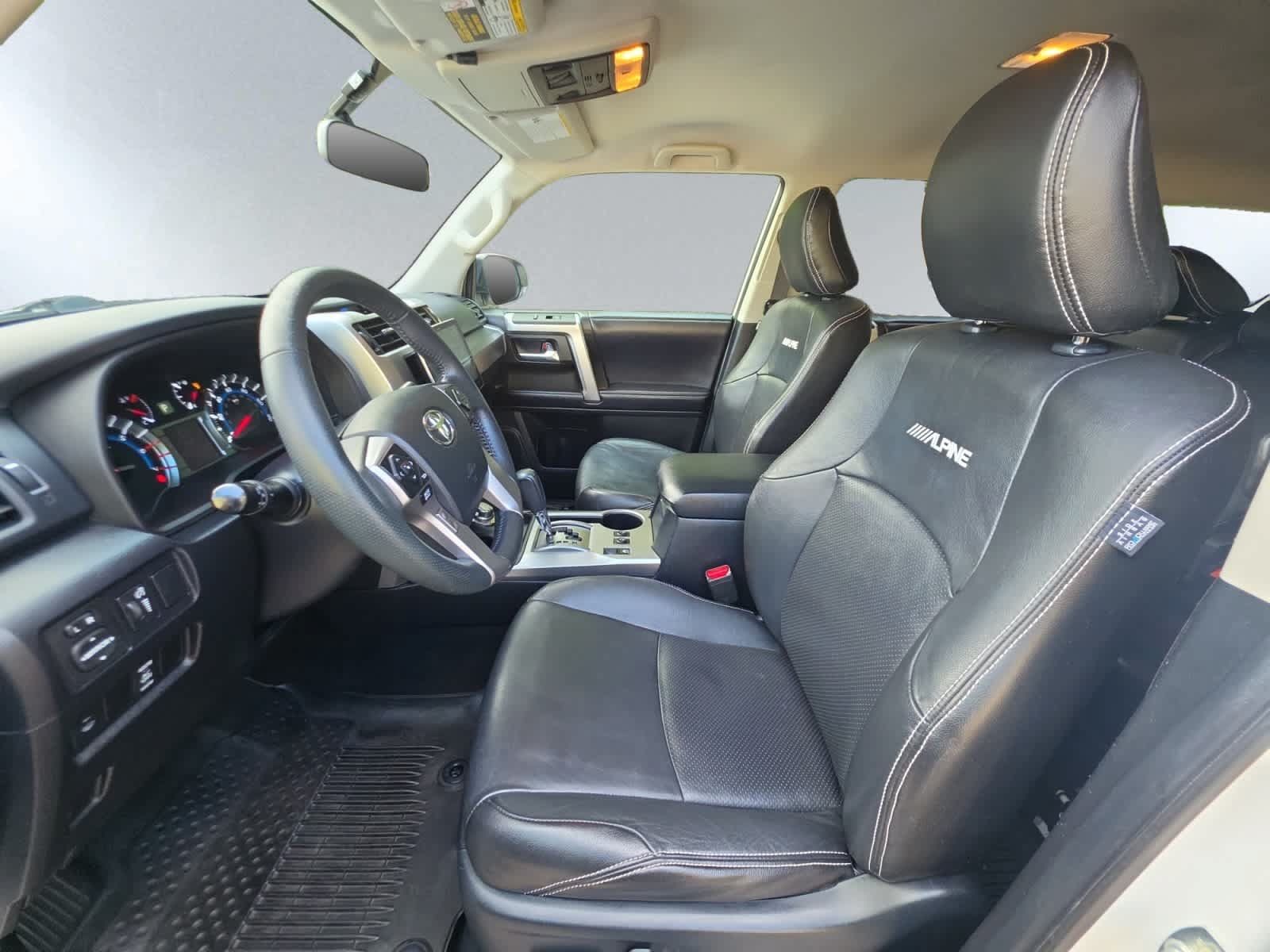Used 2019 Toyota 4Runner SR5 AWD/4WD image 7