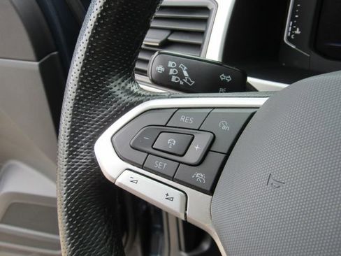 Used 2022 Volkswagen Atlas SEL R-Line image 34