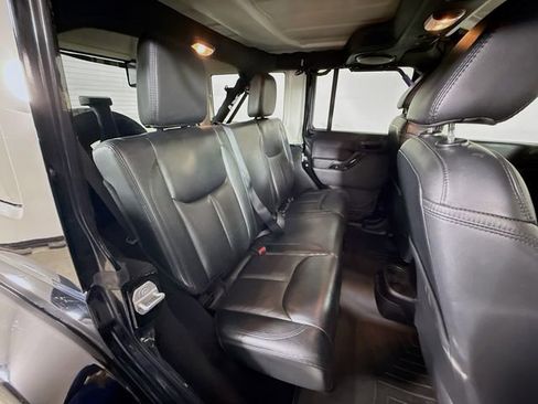 Used 2014 Jeep Wrangler Unlimited Altitude image 25