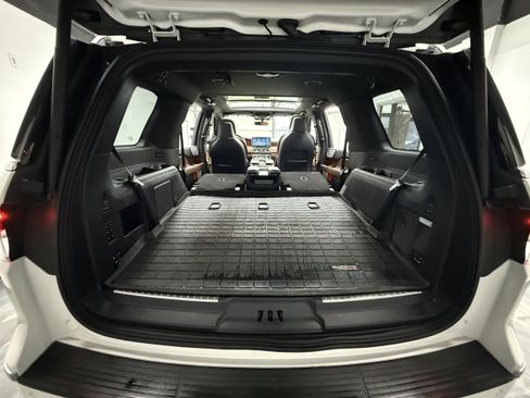 Used 2024 Lincoln Navigator Reserve w/ Equipment Group 201A image 3