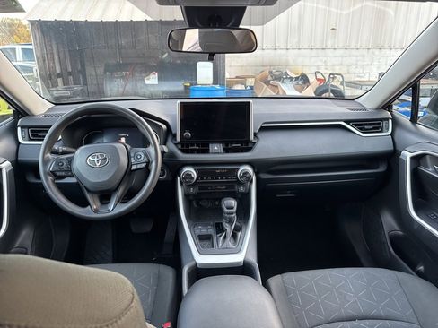 Used 2024 Toyota RAV4 XLE image 12