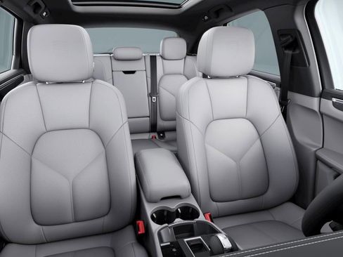 New 2026 Porsche Macan Turbo image 10