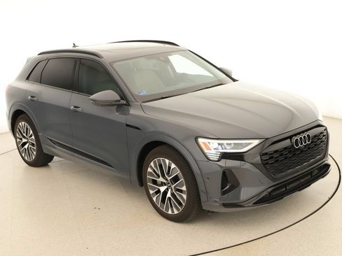 Certified 2024 Audi Q8 e-tron Premium Plus AWD/4WD image 32