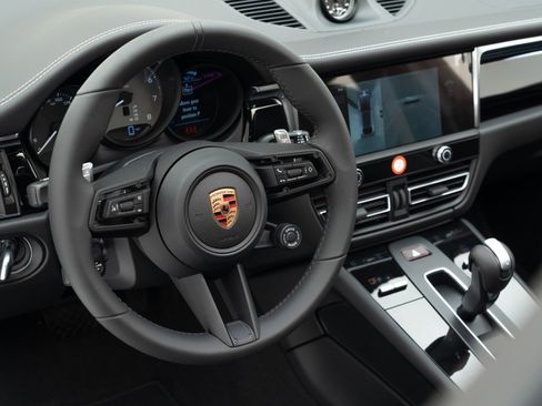 New 2026 Porsche Macan S image 22